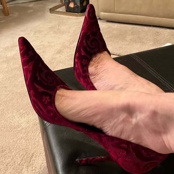 Nine West Velvet Pumps - Picture 5 of 6